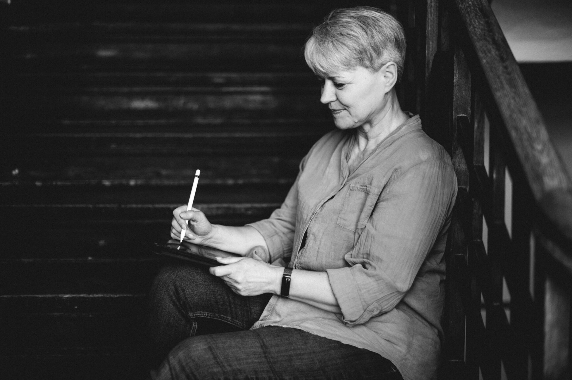 Ein Bild von Astrid, wie sie sich notizen macht